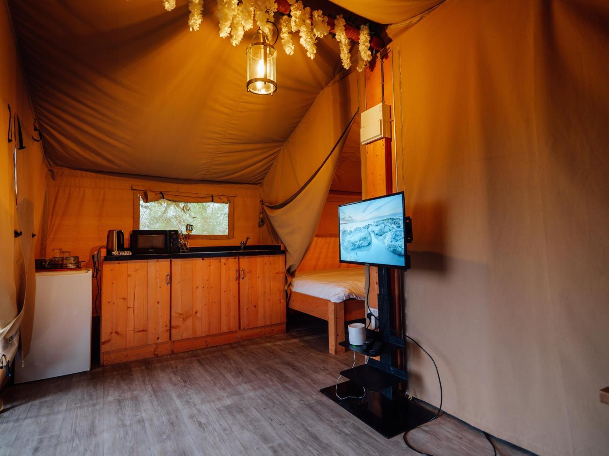 Sunset Retreats Safari Tent Ombersley Экстерьер фото